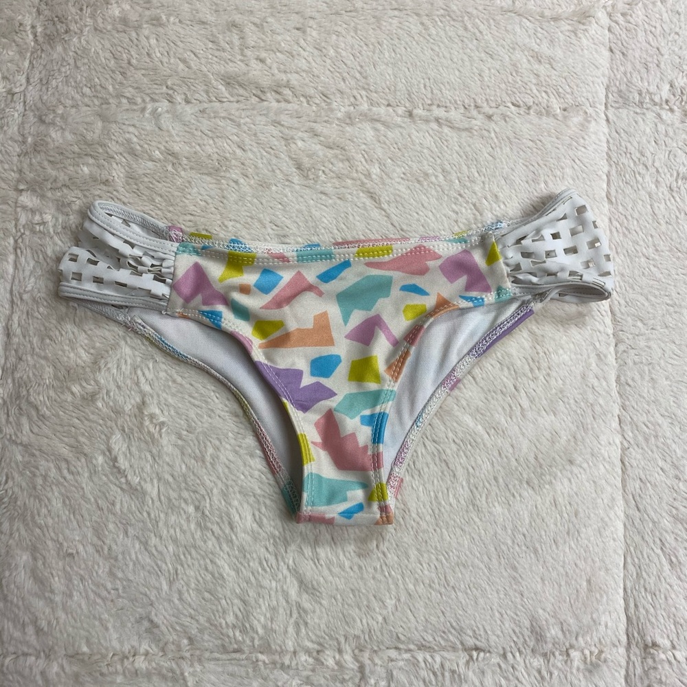 Beach Riot Bikini Bottoms 👙 - Picture 6 of 8